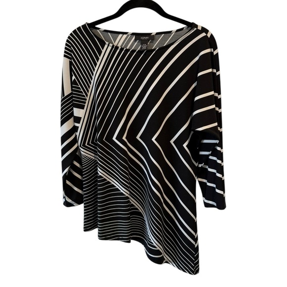 Alfani Petite Asymmetrical Black & White Top – Size P/M - Picture 3 of 4